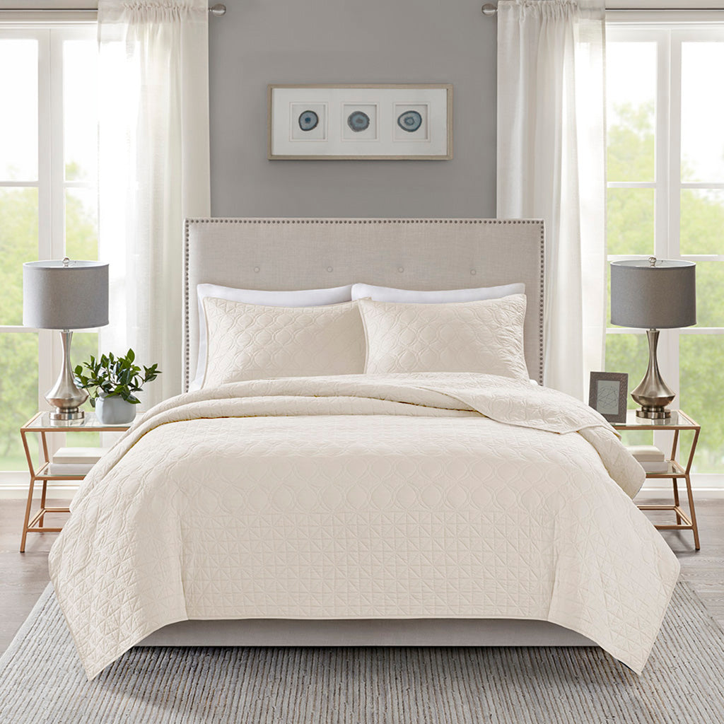 Linnette 3 Piece Quilt Set