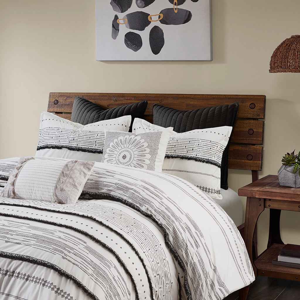 Nea Comforter Set with Trims
