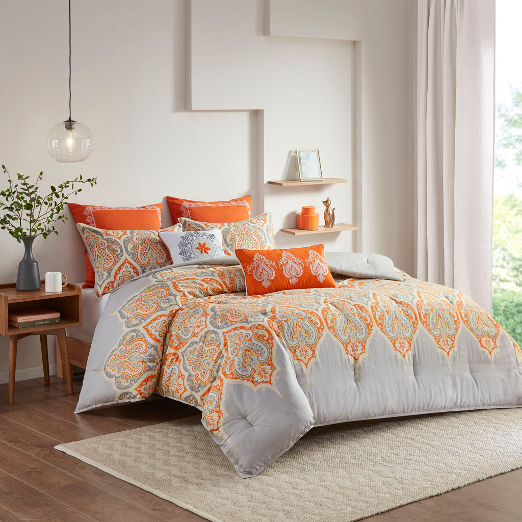 Nisha Comforter Set