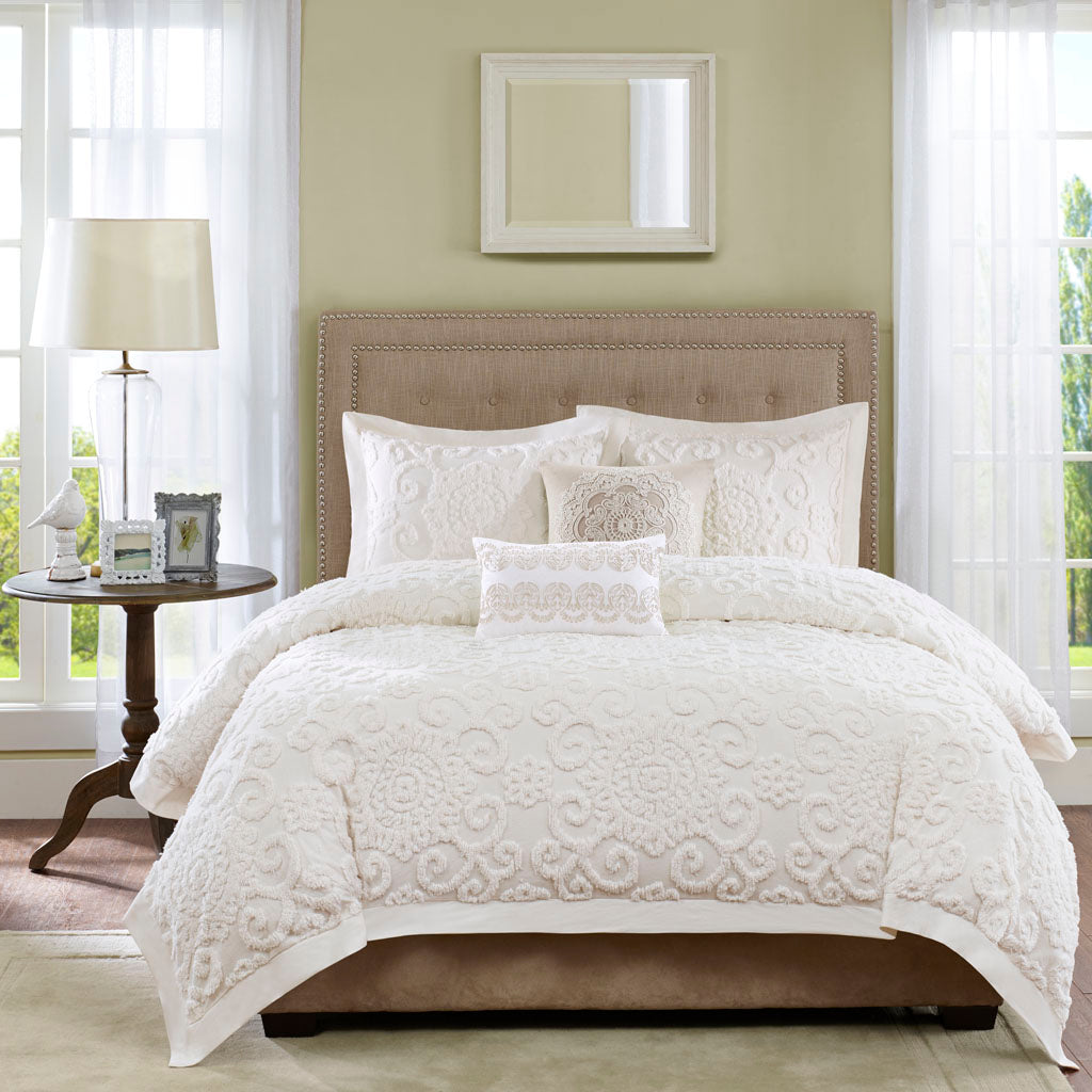 Suzanna Comforter set