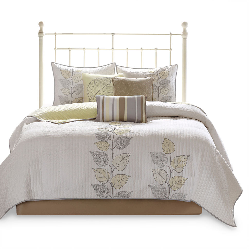 Caelie 6 Piece Embroidered Quilt Set with Throw Pillows