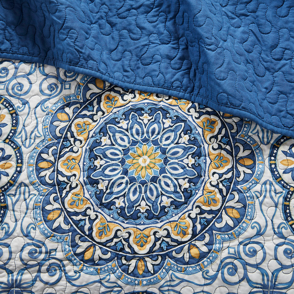 Tangiers 6 Piece Reversible Quilt Set with Throw Pillows