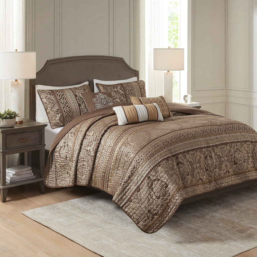 Bellagio 6 Piece Jacquard Quilt Set with Throw Pillows