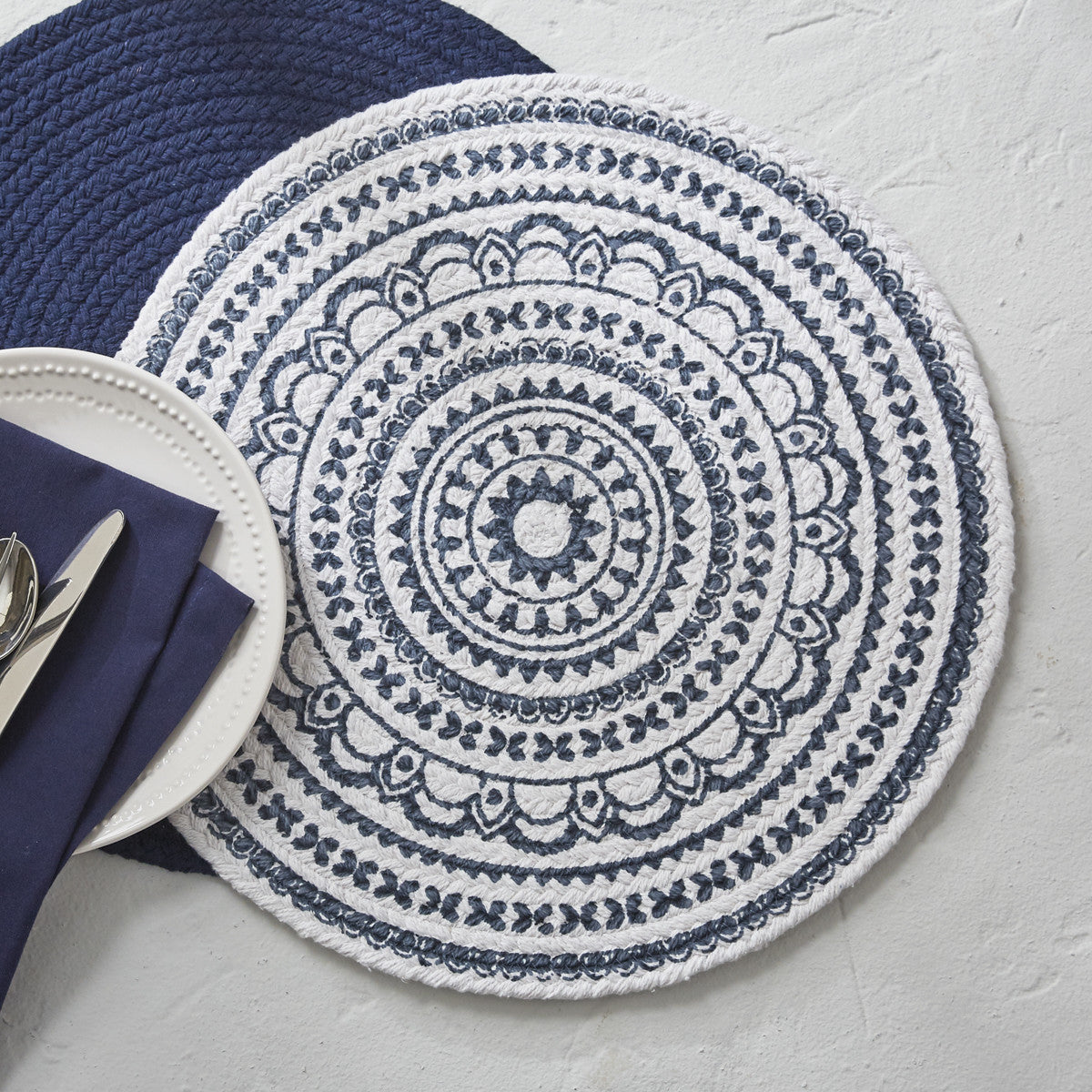 Zuri Medallion Printed Round Placemat Set-Navy