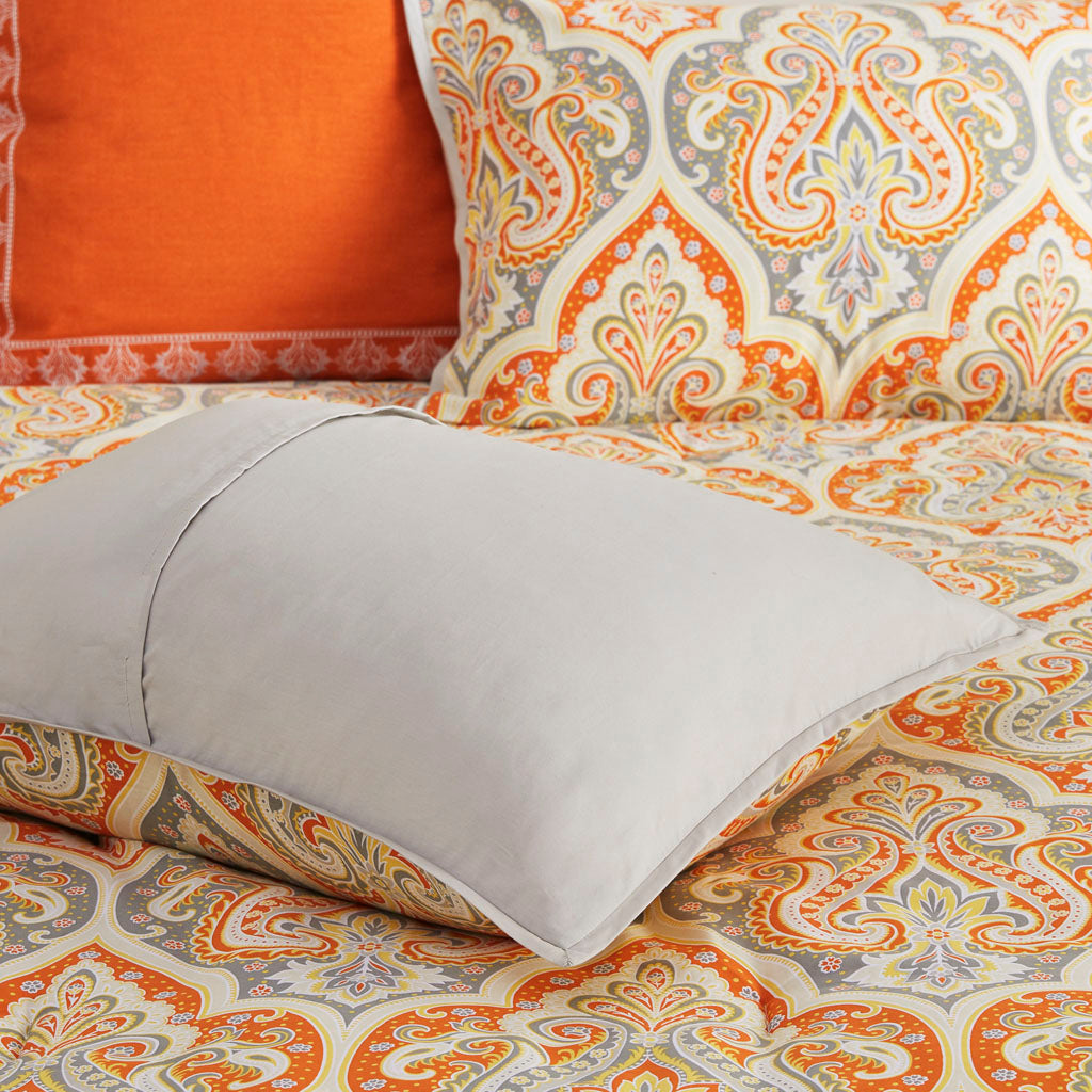 Nisha Comforter Set