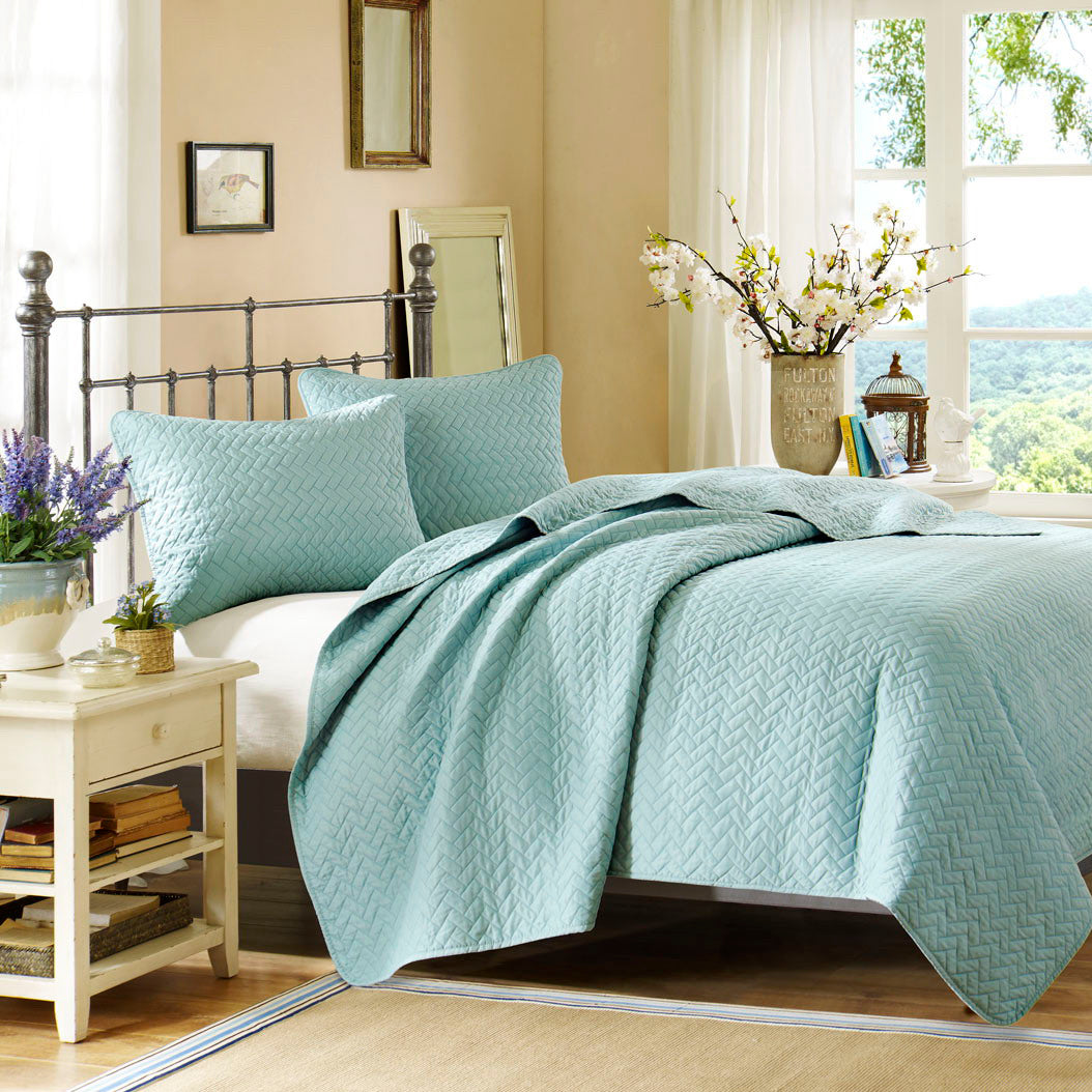 Velvet Touch 3 Piece Luxurious Oversized Quilt Set