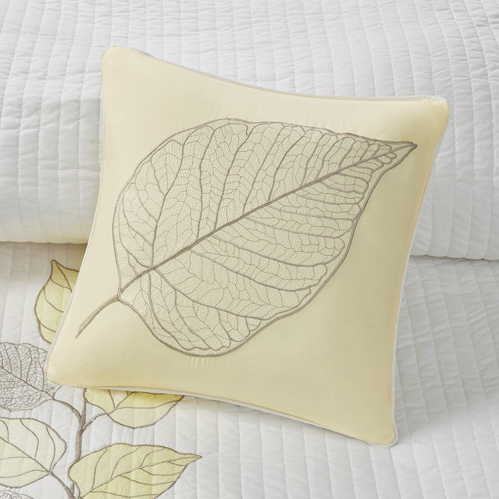 Caelie 6 Piece Embroidered Quilt Set with Throw Pillows