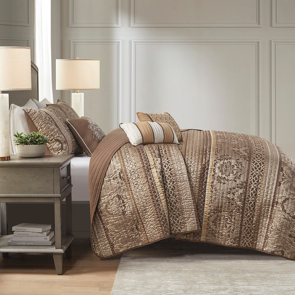 Bellagio 6 Piece Jacquard Quilt Set with Throw Pillows