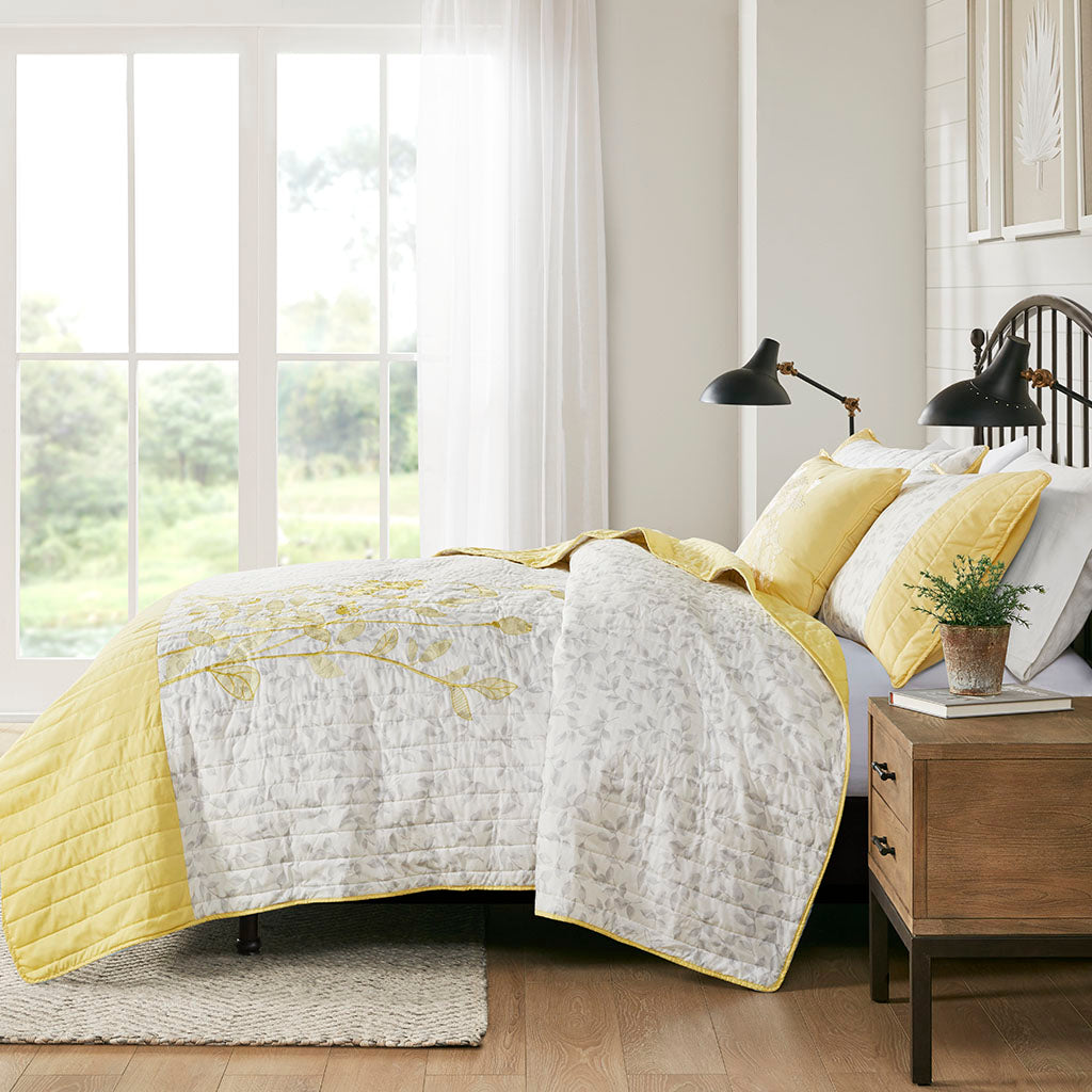 Pippa 4 Piece Embroidered Microfiber Quilt Set with Throw Pillow