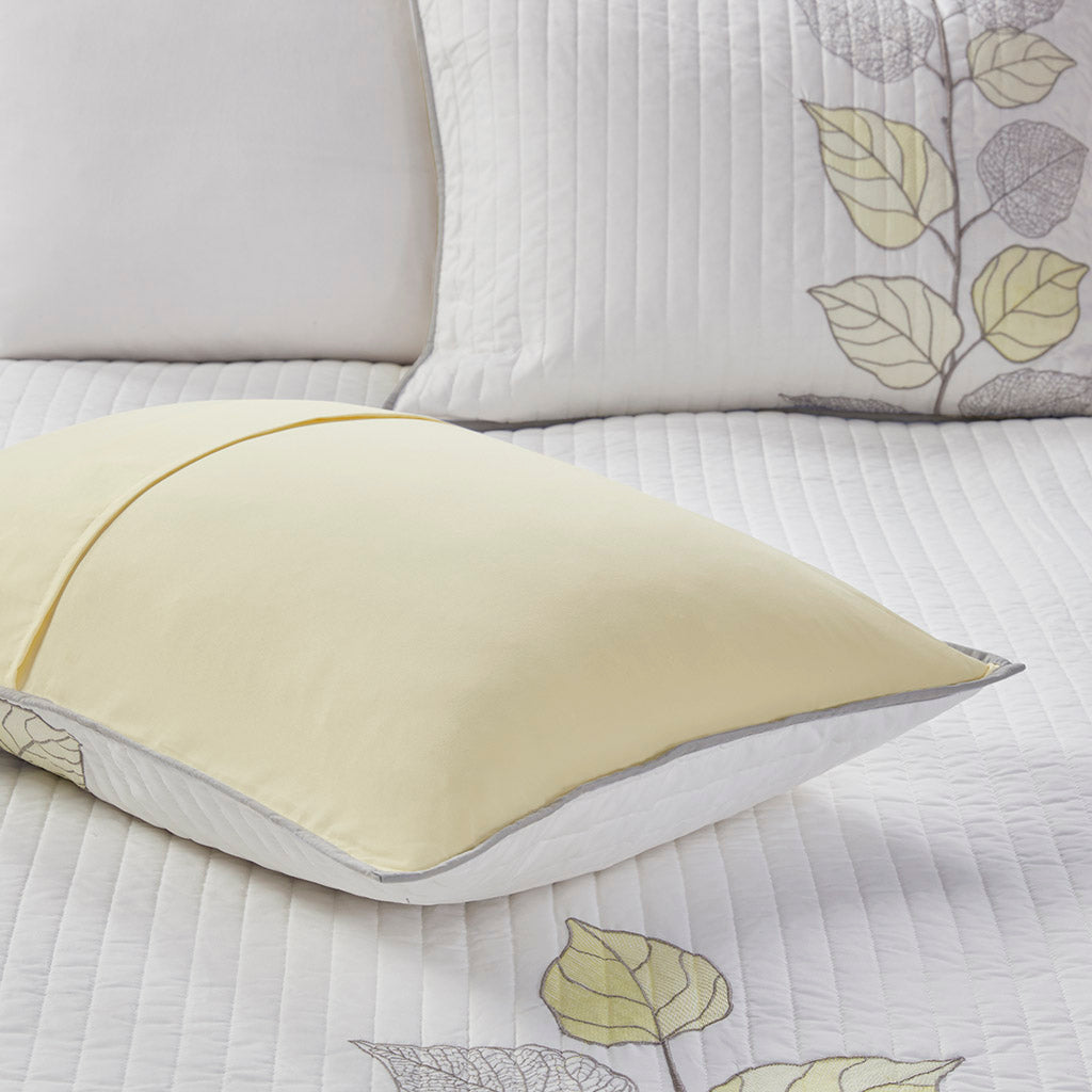 Caelie 6 Piece Embroidered Quilt Set with Throw Pillows