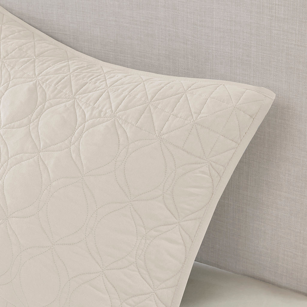 Linnette 3 Piece Quilt Set