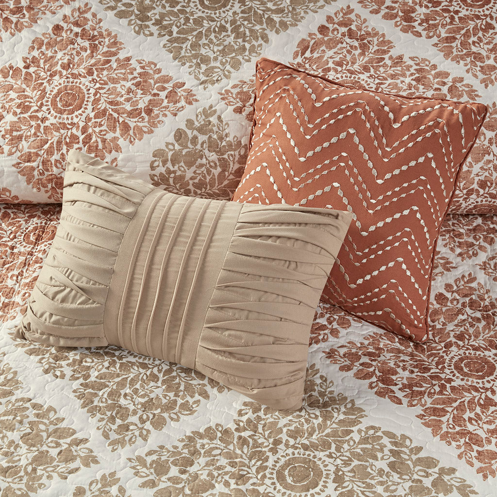 Claire 6 Piece Printed Quilt Set with Throw Pillows