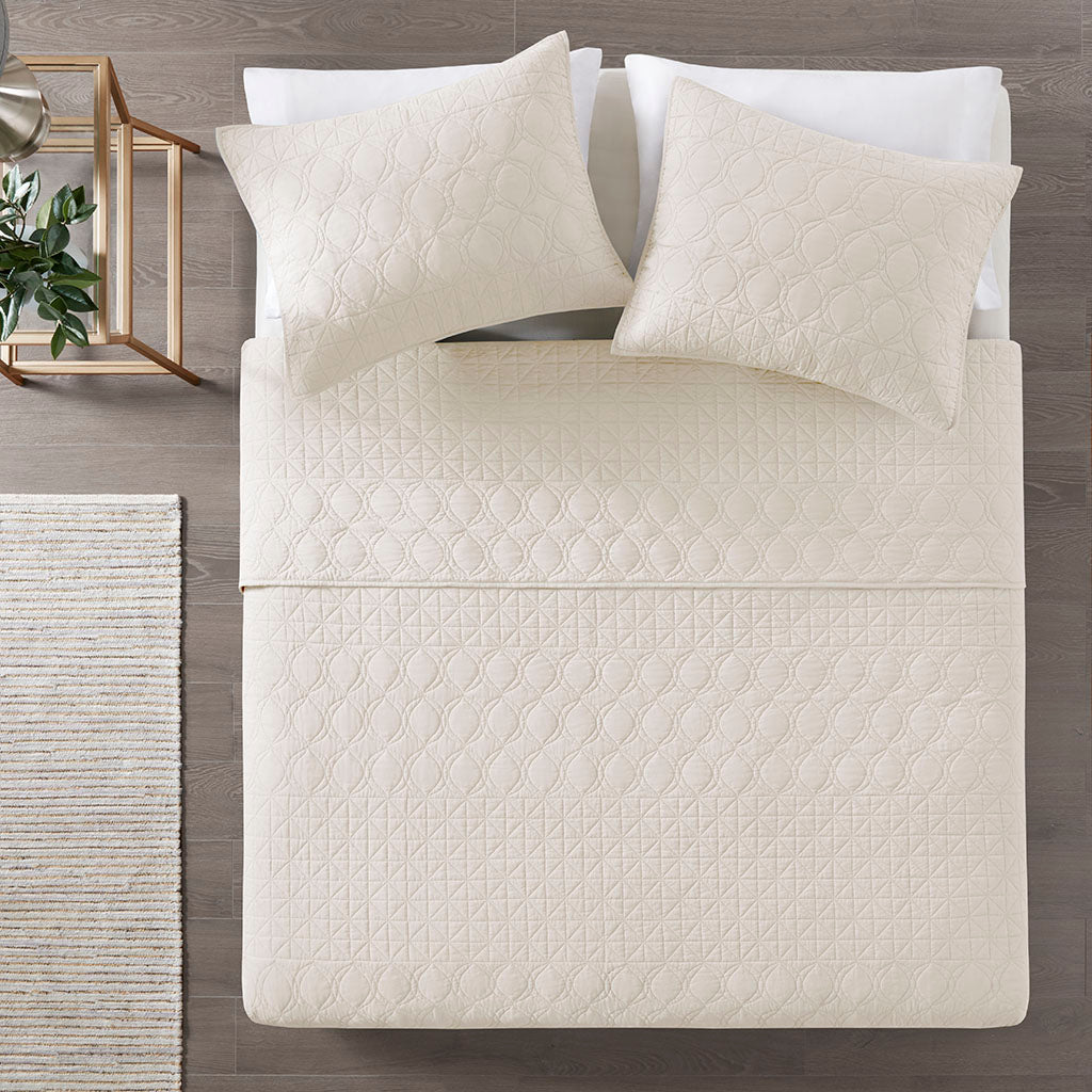 Linnette 3 Piece Quilt Set