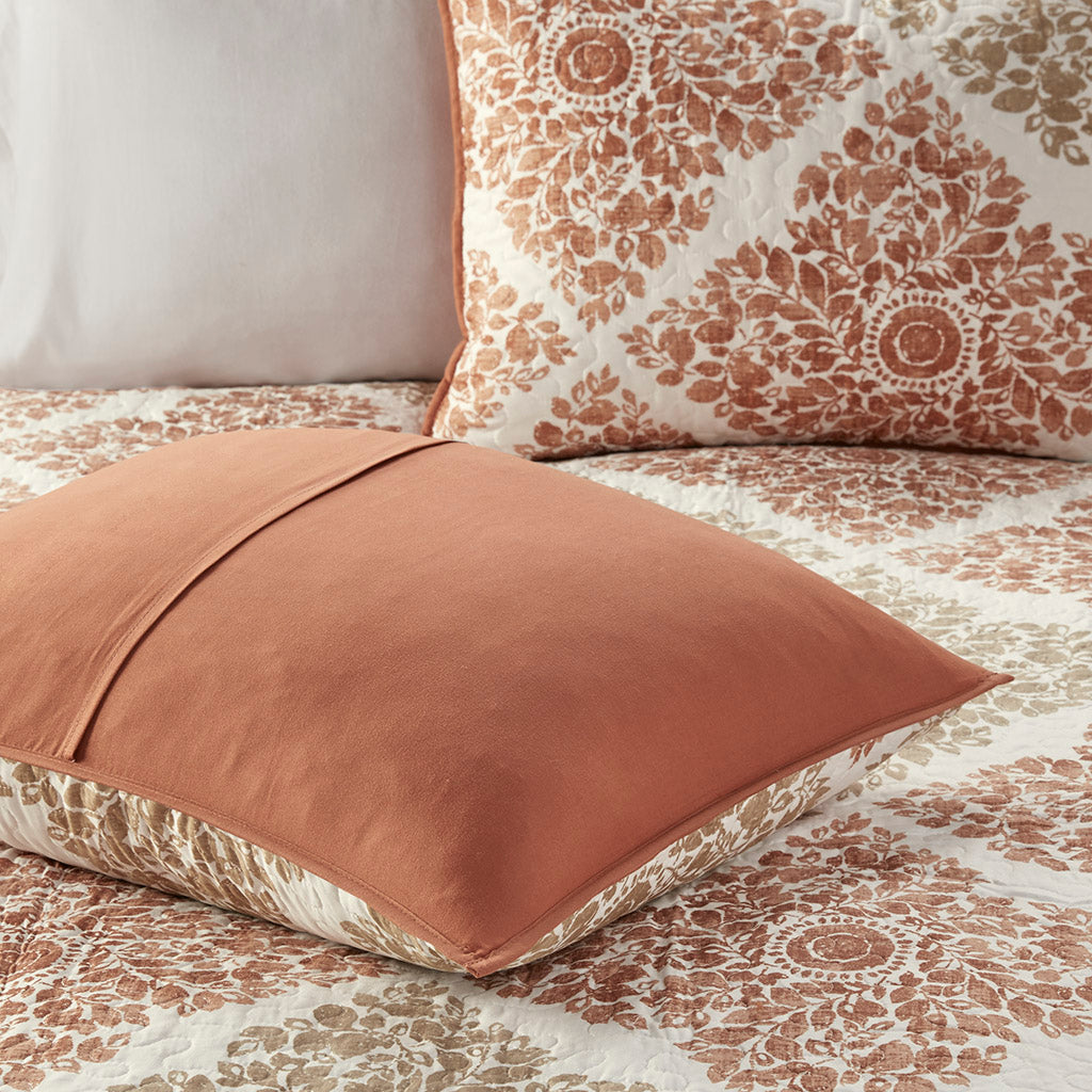 Claire 6 Piece Printed Quilt Set with Throw Pillows