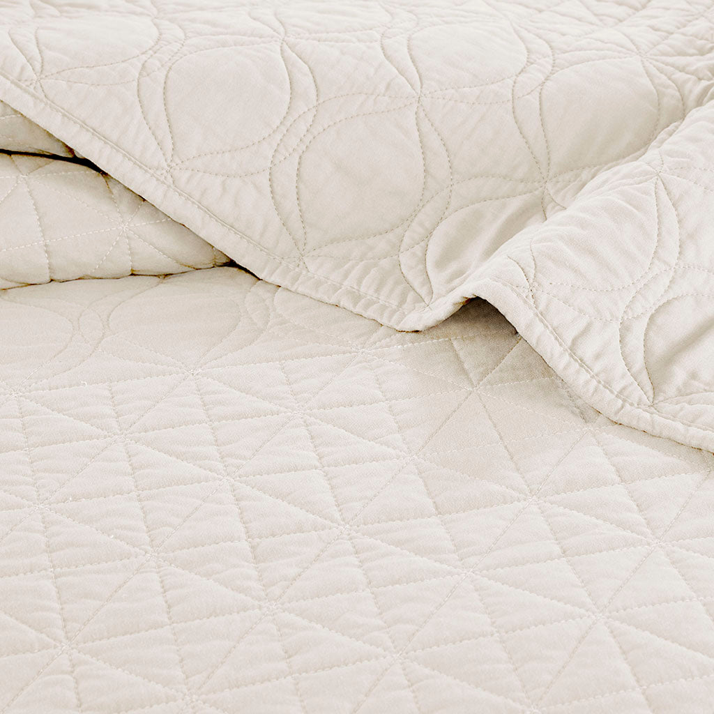 Linnette 3 Piece Quilt Set
