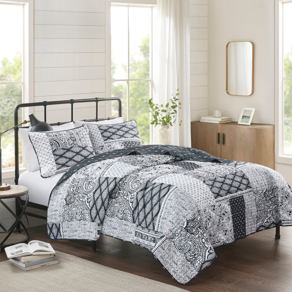 Cassel 3 Piece Reversible Microfiber Quilt Set