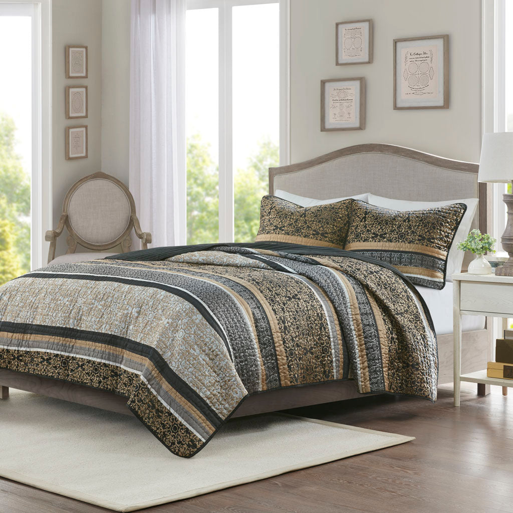 Paige 3 Piece Jacquard Quilt Set