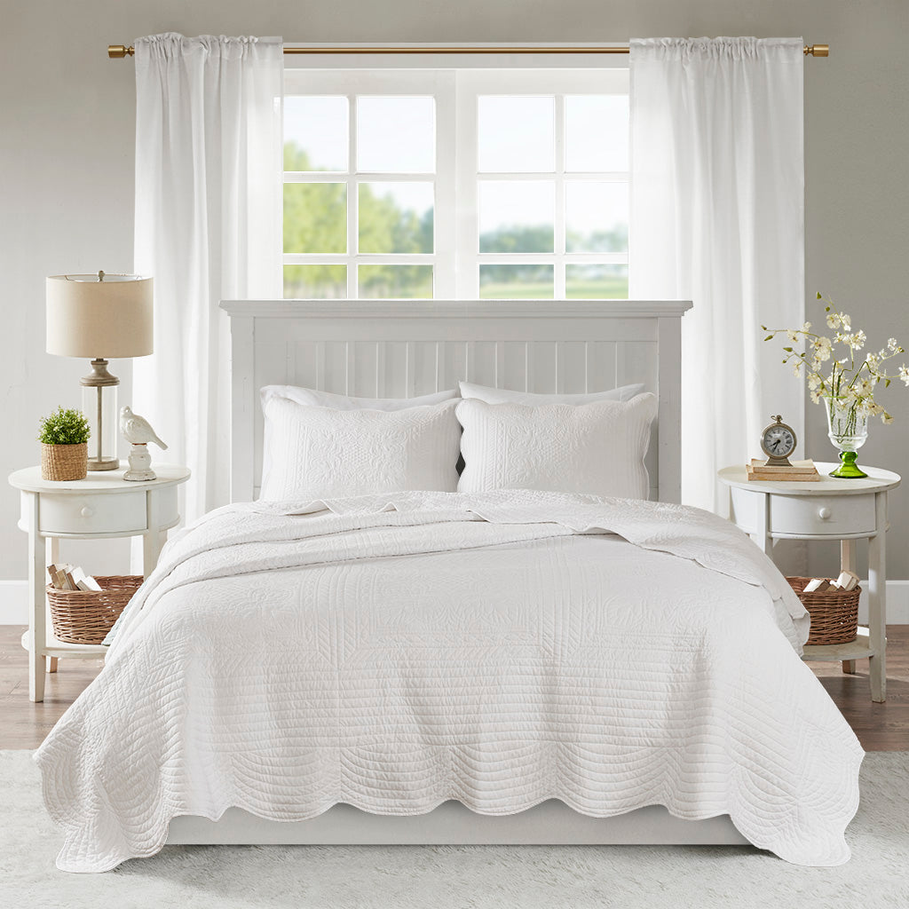 Tuscany 3 Piece Reversible Scalloped Edge Quilt Set