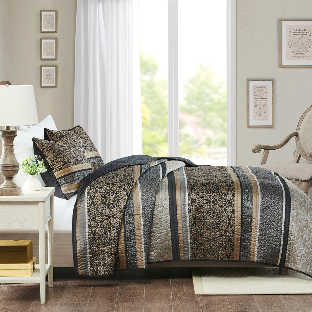 Paige 3 Piece Jacquard Quilt Set