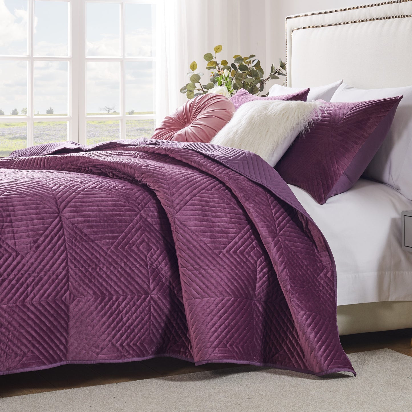 Riviera Velvet Mauve Quilt Set