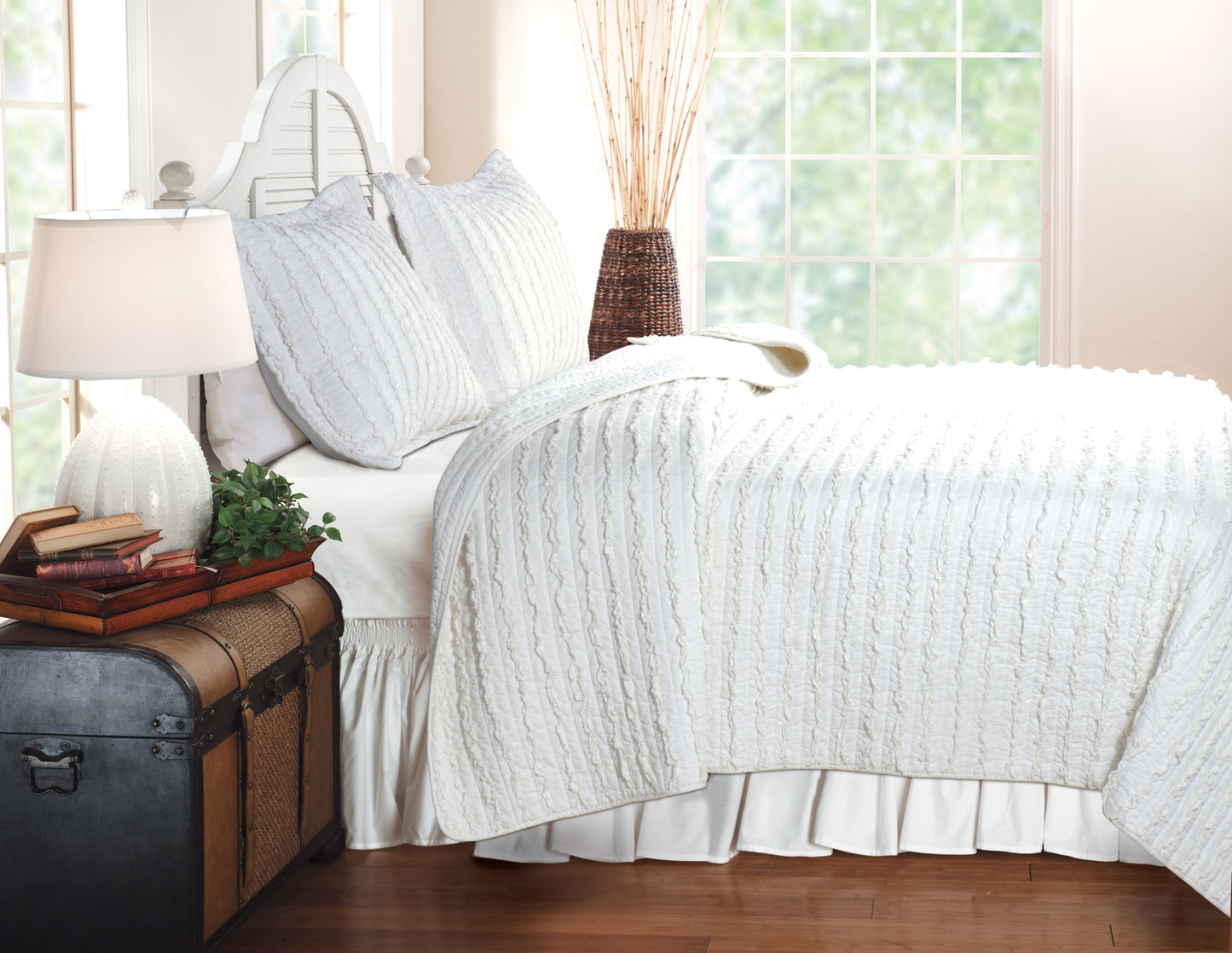 Ruffled White Quilt Set