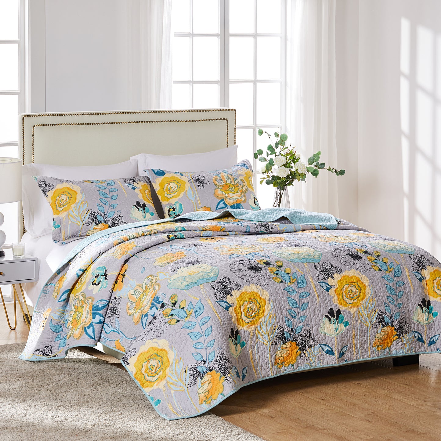 Watercolor Dream Gray Quilt Set