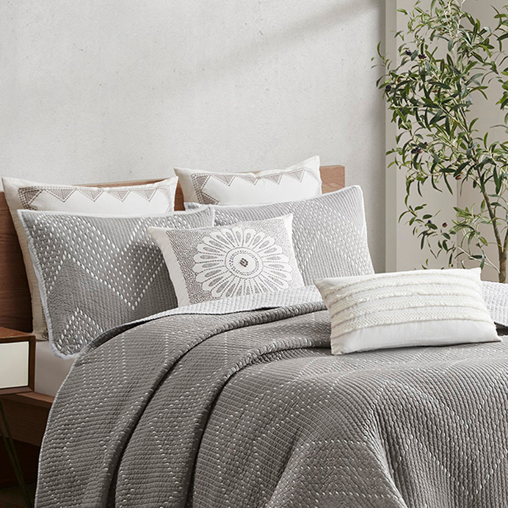 Pomona 3 Piece Embroidered Cotton Quilt Set