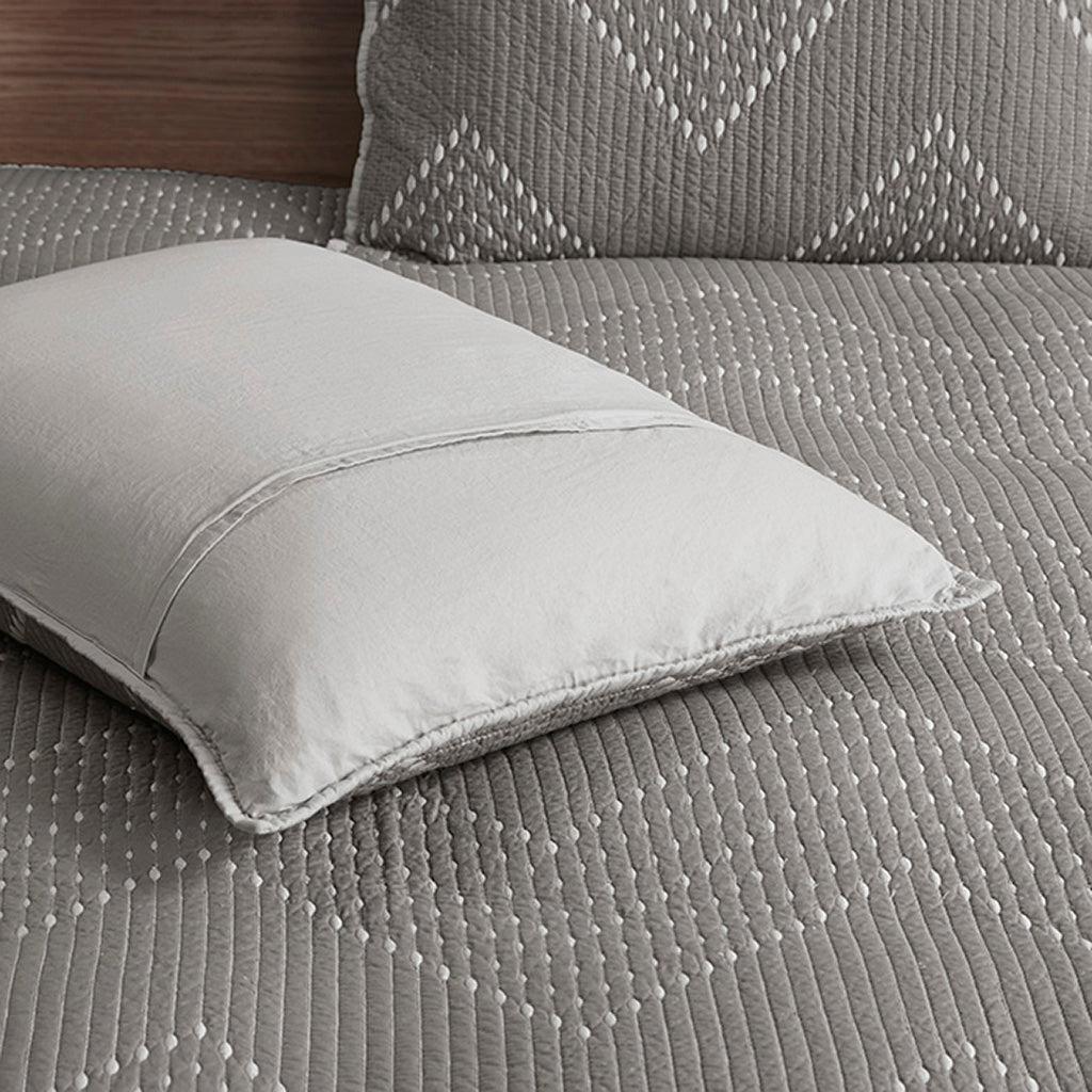 Pomona 3 Piece Embroidered Cotton Quilt Set