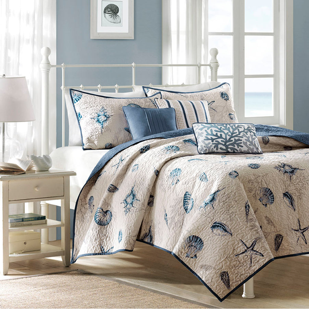 Bayside Quilt Set with Throw Pillows