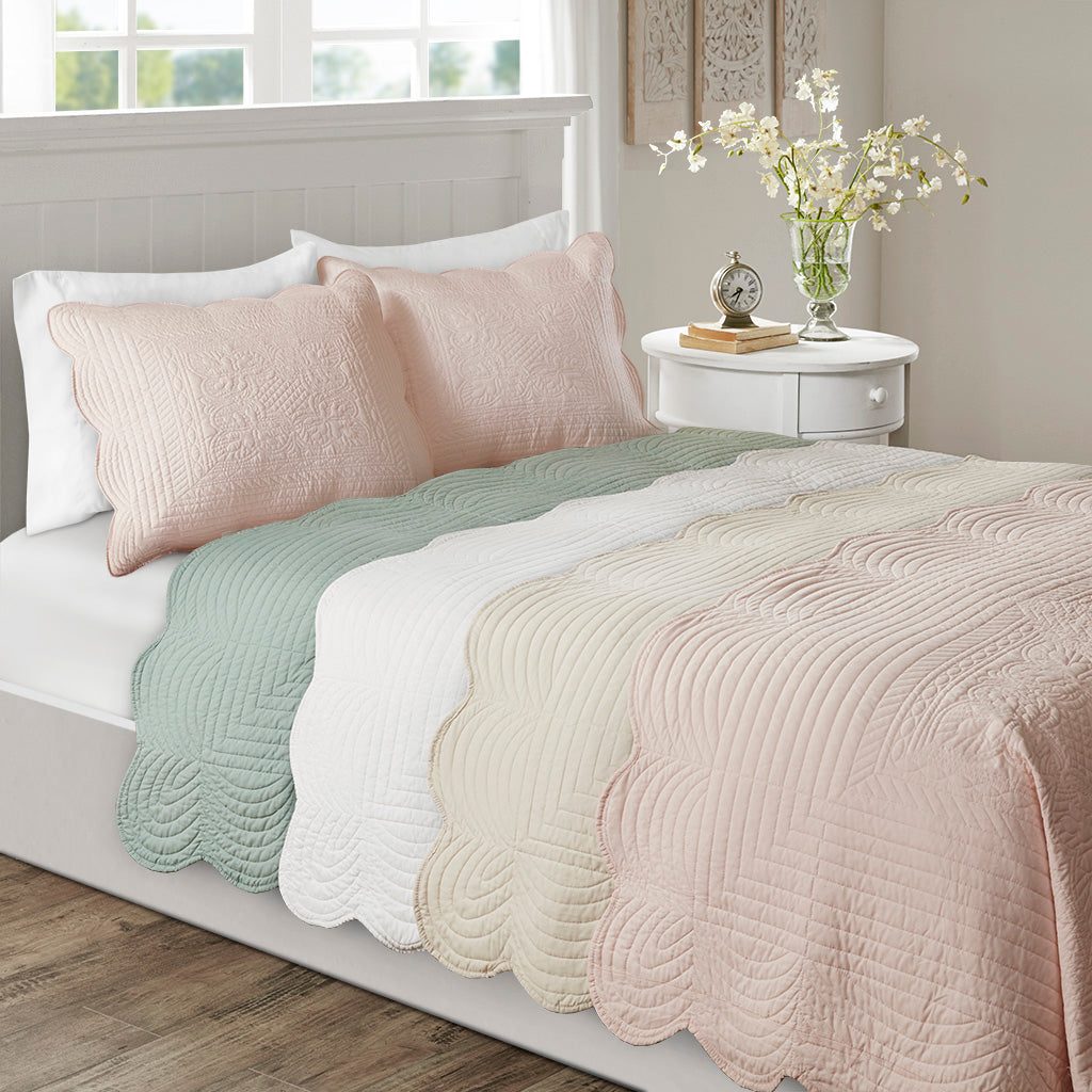 Tuscany 3 Piece Reversible Scalloped Edge Quilt Set