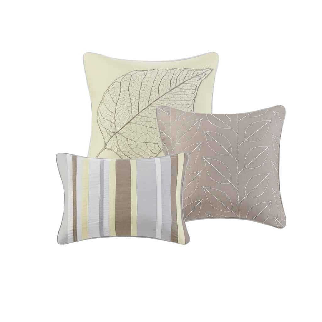 Caelie 6 Piece Embroidered Quilt Set with Throw Pillows