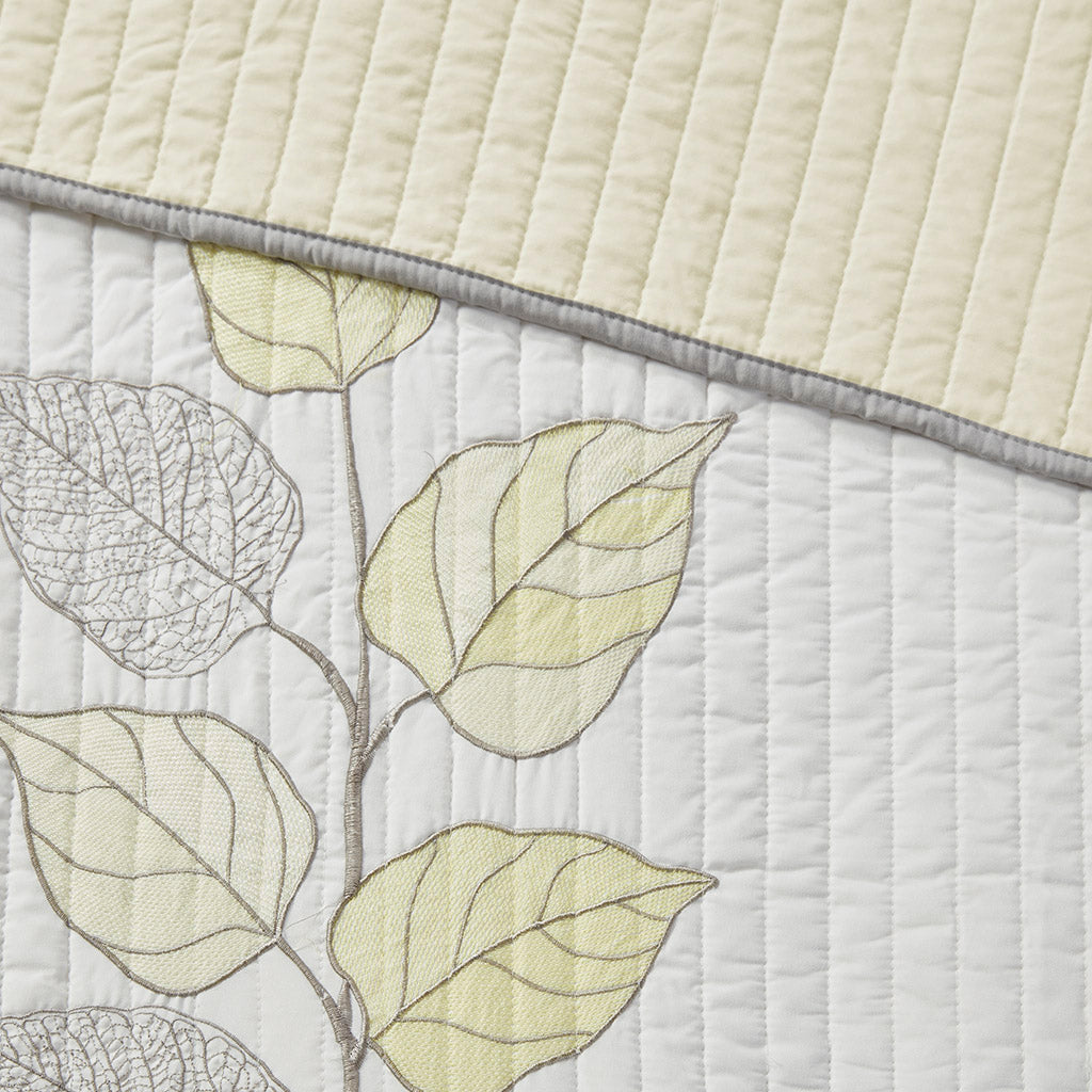 Caelie 6 Piece Embroidered Quilt Set with Throw Pillows