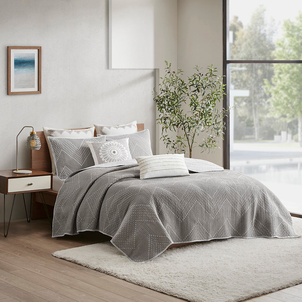 Pomona 3 Piece Embroidered Cotton Quilt Set