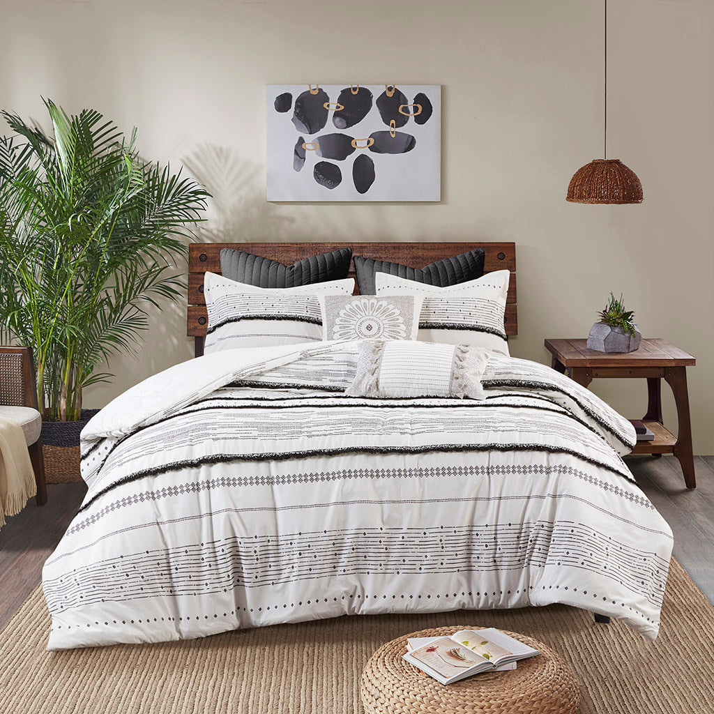 Nea Comforter Set with Trims