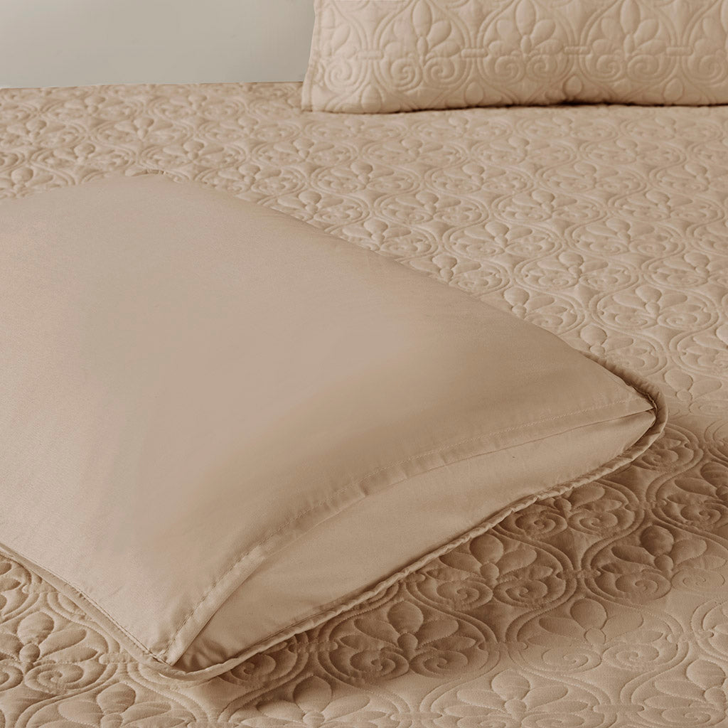 Quebec 3 Piece Fitted Bedspread Set